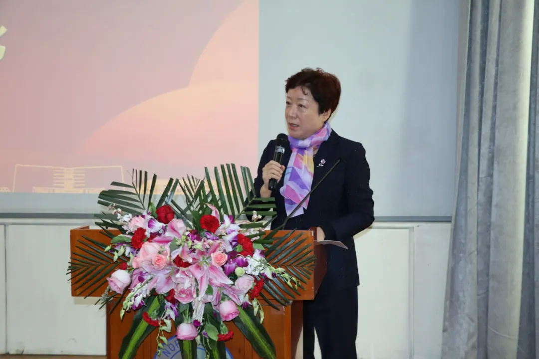 31betway·必威西汉姆联  张燕玲老师.jpg